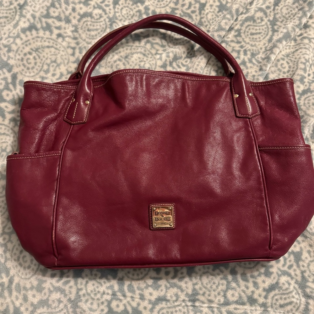 Dooney & Bourke Burgundy Leather weekender 22in by 16in - Picture 8 of 12